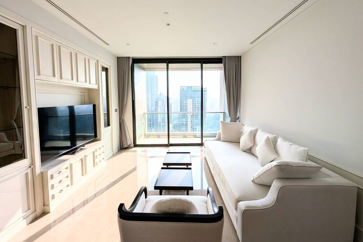 For SaleCondoWitthayu, Chidlom, Langsuan, Ploenchit : FOR SALE: Sindhorn Residence / 3 Bed 3 Bath / 148 sqm (1,593 sqft)