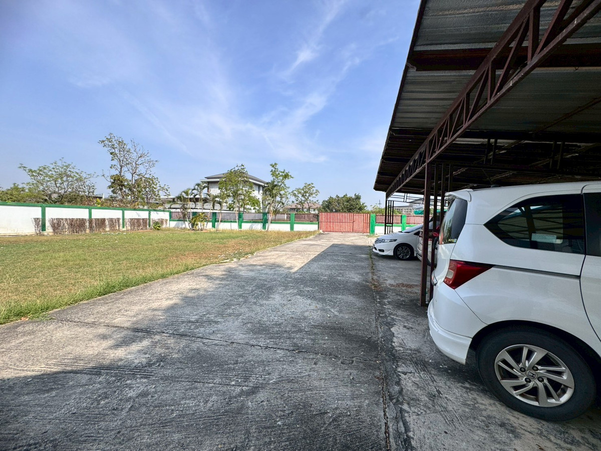 ขายบ้านสมุทรปราการ สำโรง : ขายบ้านเดี่ยว กรีนวัลเล่ย์ 7 บางนา-ตราด **วิวเลคหลังบ้าน** (N.1977)