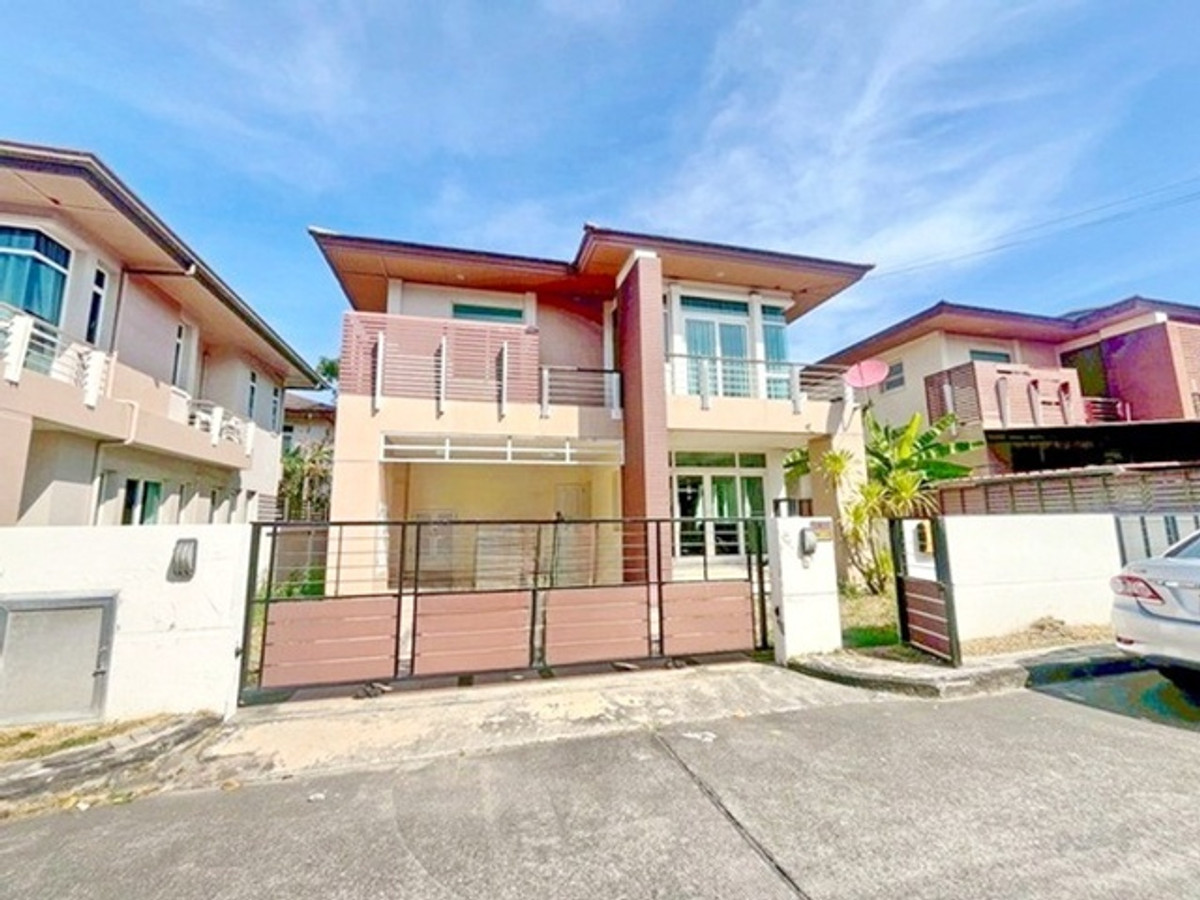 For RentHousePattaya, Bangsaen, Chonburi : Thai Chinese Inter Sch Sriracha 3 km. Luxury house for sale rent in Sriracha 2 storyTiger Zoo 2.5 km