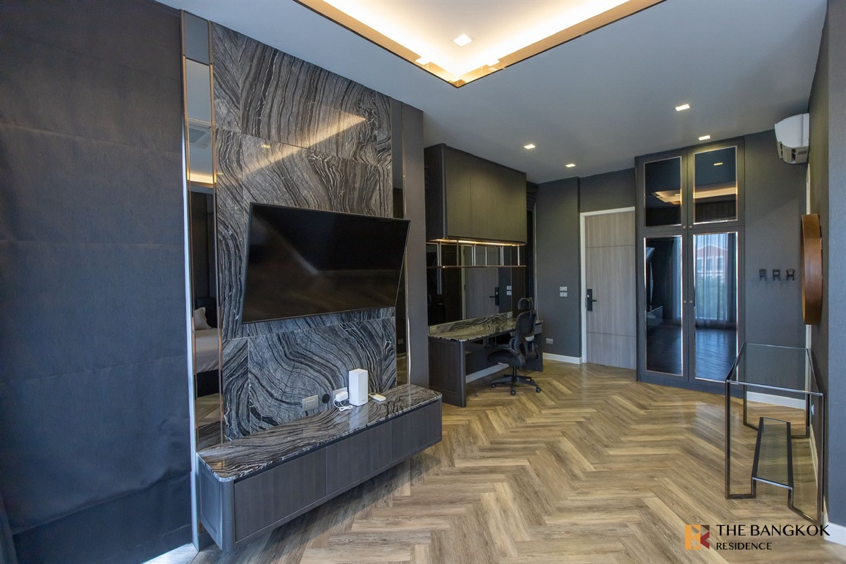 For RentHouseKaset Nawamin,Ladplakao :  Artale Ekkamai–Ramintra 🏡 Premium Luxury Home, Fully Furnished & Ready to Move In 💎 