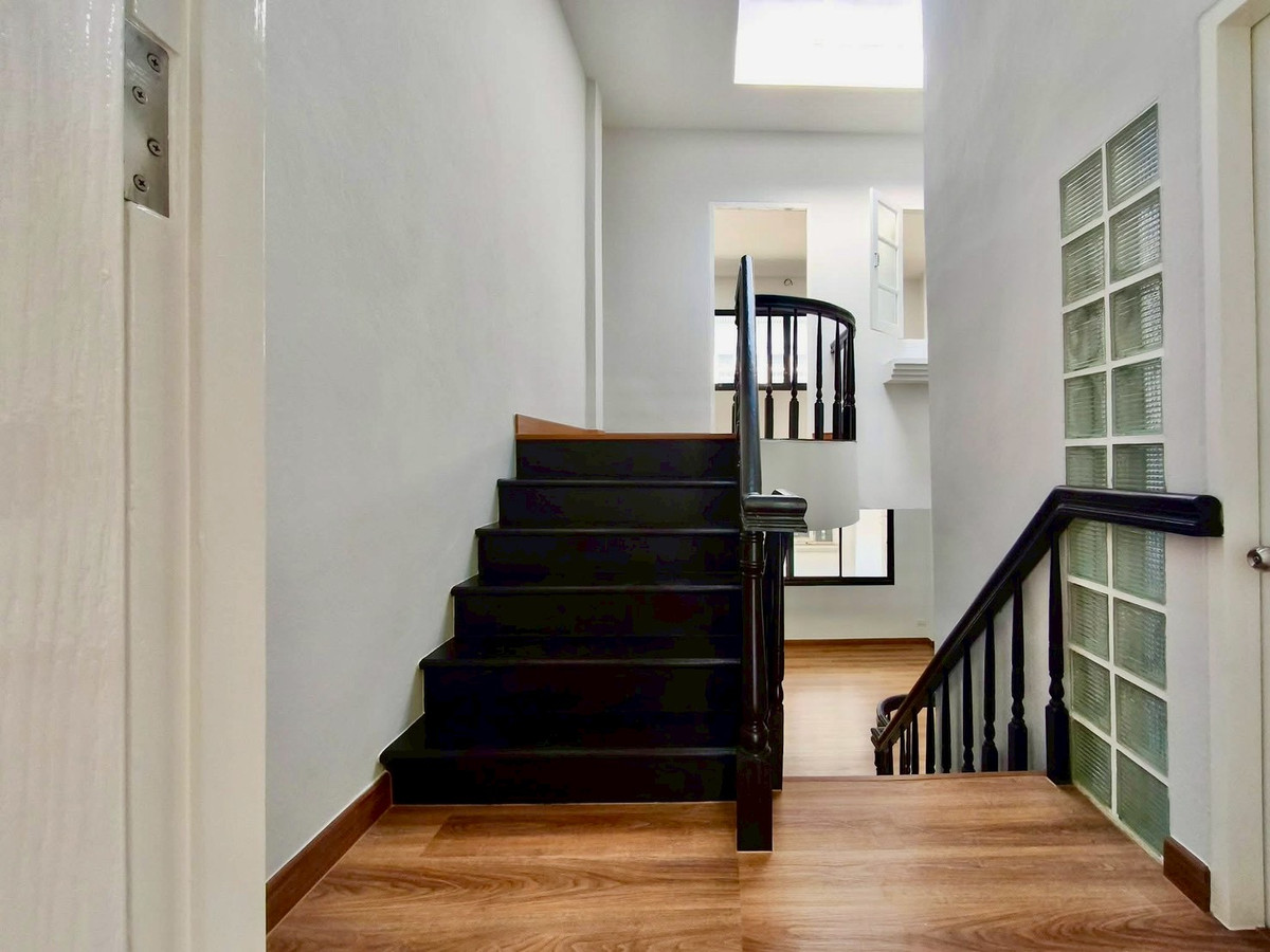 For SaleTownhomePathum Thani,Rangsit, Thammasat : Townhome for sale, 2 and a half floors, Nanthana Garden Village, Rangsit, 5 levels, area 27 square meters, 3 bedrooms, Ban Klang Subdistrict, Mueang Pathum Thani District. Pathum Thani Province