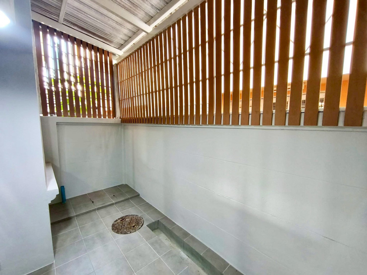 For SaleTownhomePathum Thani,Rangsit, Thammasat : Townhome for sale, 2 and a half floors, Nanthana Garden Village, Rangsit, 5 levels, area 27 square meters, 3 bedrooms, Ban Klang Subdistrict, Mueang Pathum Thani District. Pathum Thani Province