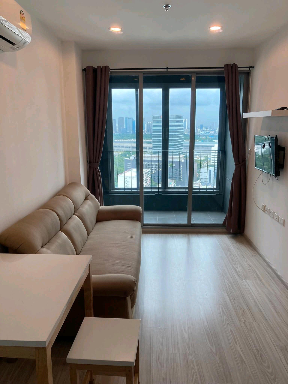 For RentCondoBang Sue, Wong Sawang, Tao Pun : 🔥 For rent Ideo Mobi Bangsue Grand Interchange 
💸 Price only 12,000 baht/month | Ready to move in