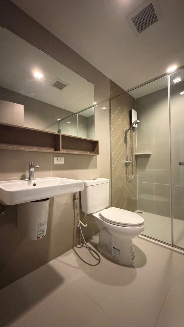 For RentCondoLadprao, Central Ladprao : 🔥For Rent Now!🔥 The Line Phaholyothin Park Tower B, corner unit with unobstructed city views, beautifully decorated in minimalist style, fully functional, ready to move in. Conveniently located near MRT and BTS stations❗