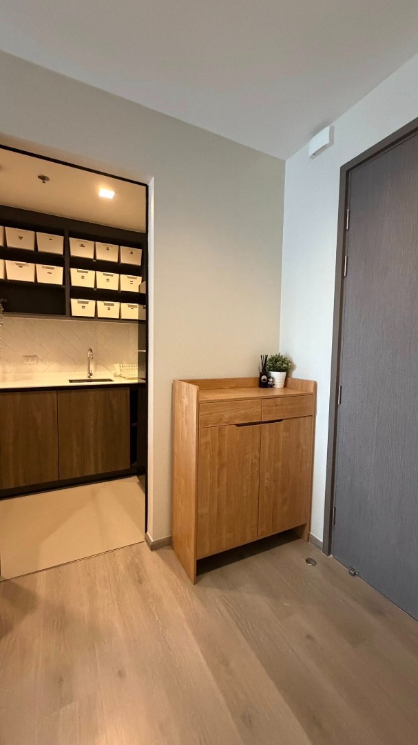 For RentCondoLadprao, Central Ladprao : 🔥For Rent Now!🔥 The Line Phaholyothin Park Tower B, corner unit with unobstructed city views, beautifully decorated in minimalist style, fully functional, ready to move in. Conveniently located near MRT and BTS stations❗