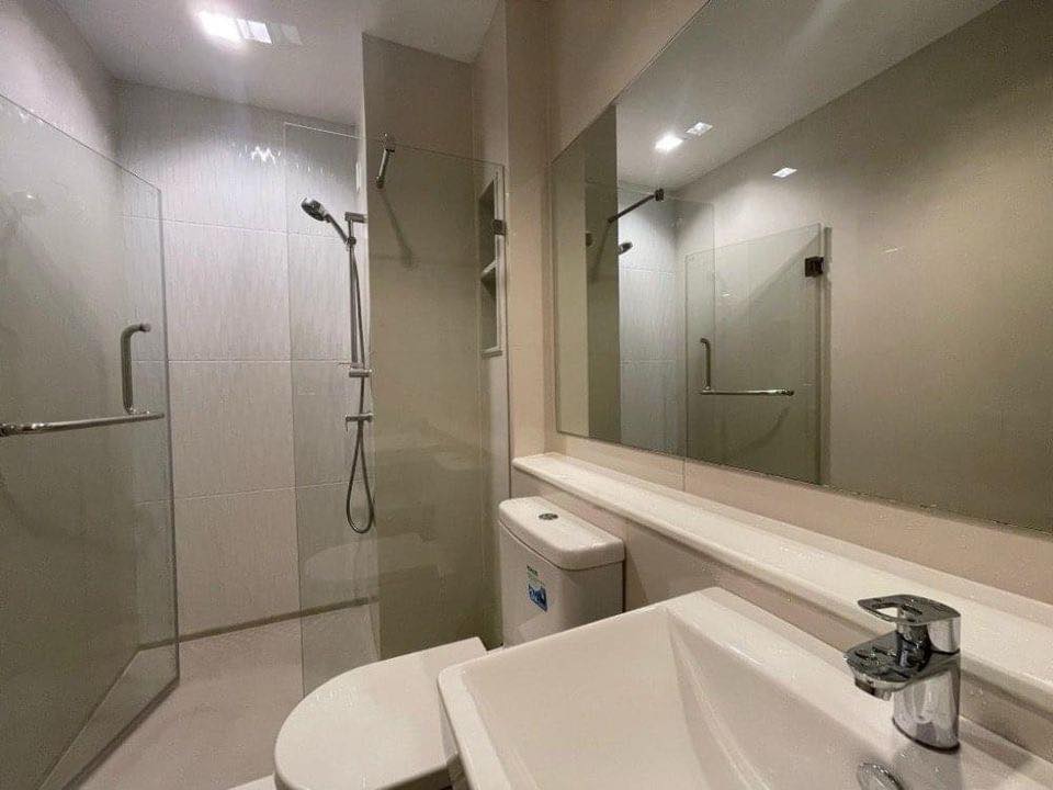 For RentCondoRama9, Petchburi, RCA : 🔥For Rent Now🔥 Life Asoke-Rama9. Spacious 2-bedroom, 2-bathroom unit, fully furnished. The rarest unit in the project, located at the very front with stunning unobstructed views❗