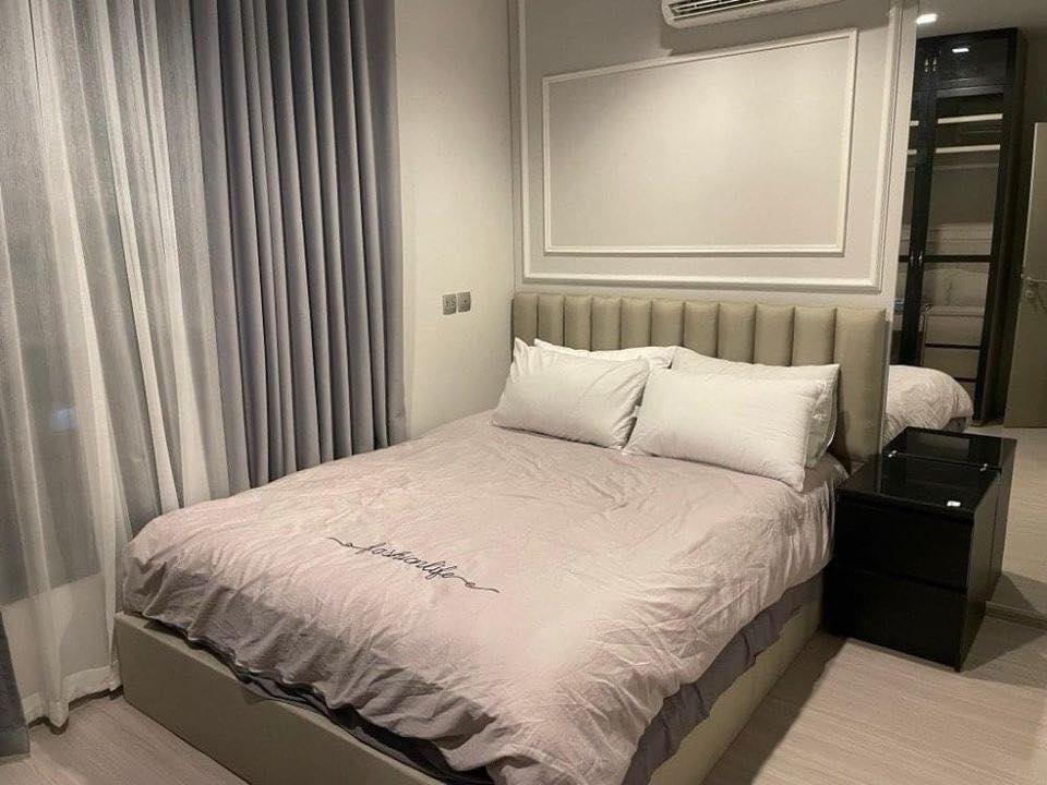 For RentCondoRama9, Petchburi, RCA : 🔥For Rent Now🔥 Life Asoke-Rama9. Spacious 2-bedroom, 2-bathroom unit, fully furnished. The rarest unit in the project, located at the very front with stunning unobstructed views❗