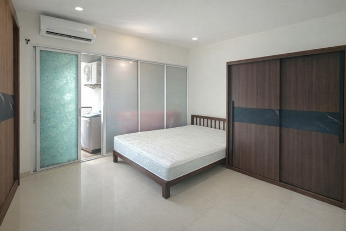 For RentCondoRamkhamhaeng, Hua Mak : MRT Srinakarin 700m ARL HuaMak 430m. Condo for rent Assakarn Place Srinakarin 1bed 1bath close to co