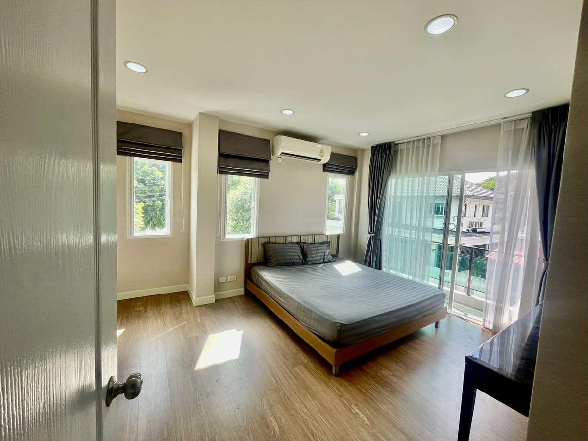 For RentHousePathum Thani,Rangsit, Thammasat : Detached house for rent ✨ Life Bangkok Boulevard Rangsit ✨ 5 bedrooms, 3 bathrooms, fully furnished and equipped with appliances.