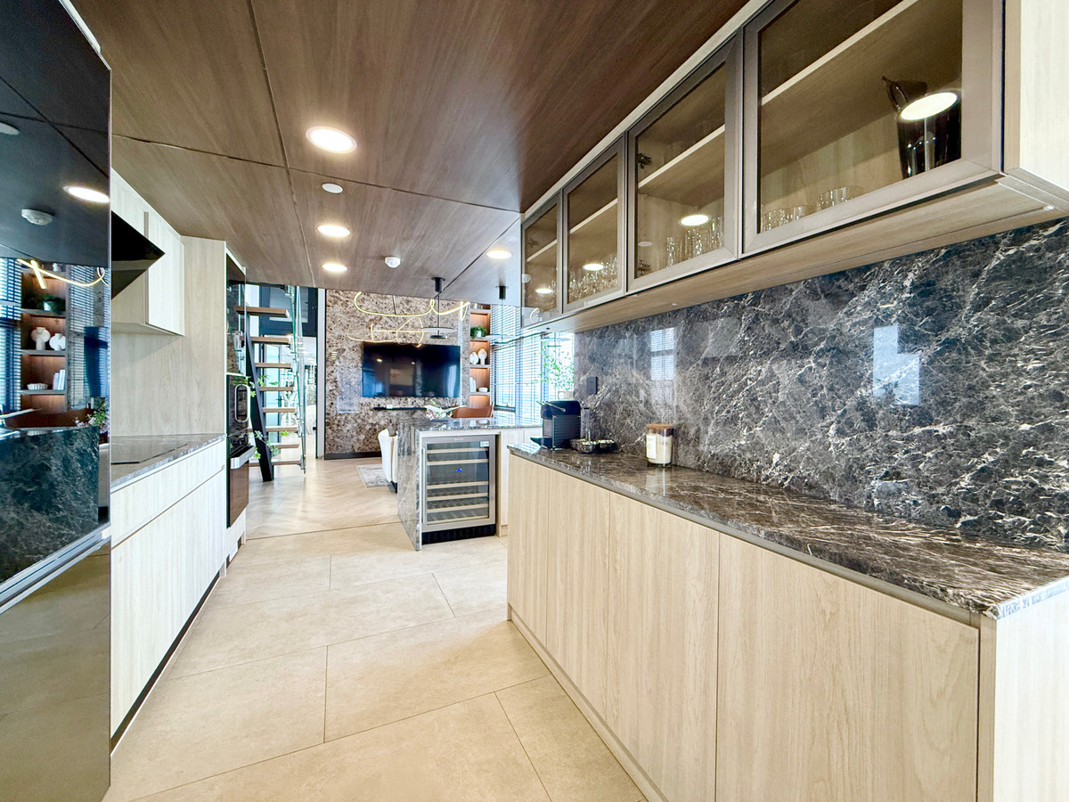 For SaleCondoRatchathewi,Phayathai : 🚀 CONNER Ratchathewi - 170 sq m. Duplex Penthouse* 3 bedrooms, 4 bathrooms, beautifully decorated 092-545-6151 (Tim)