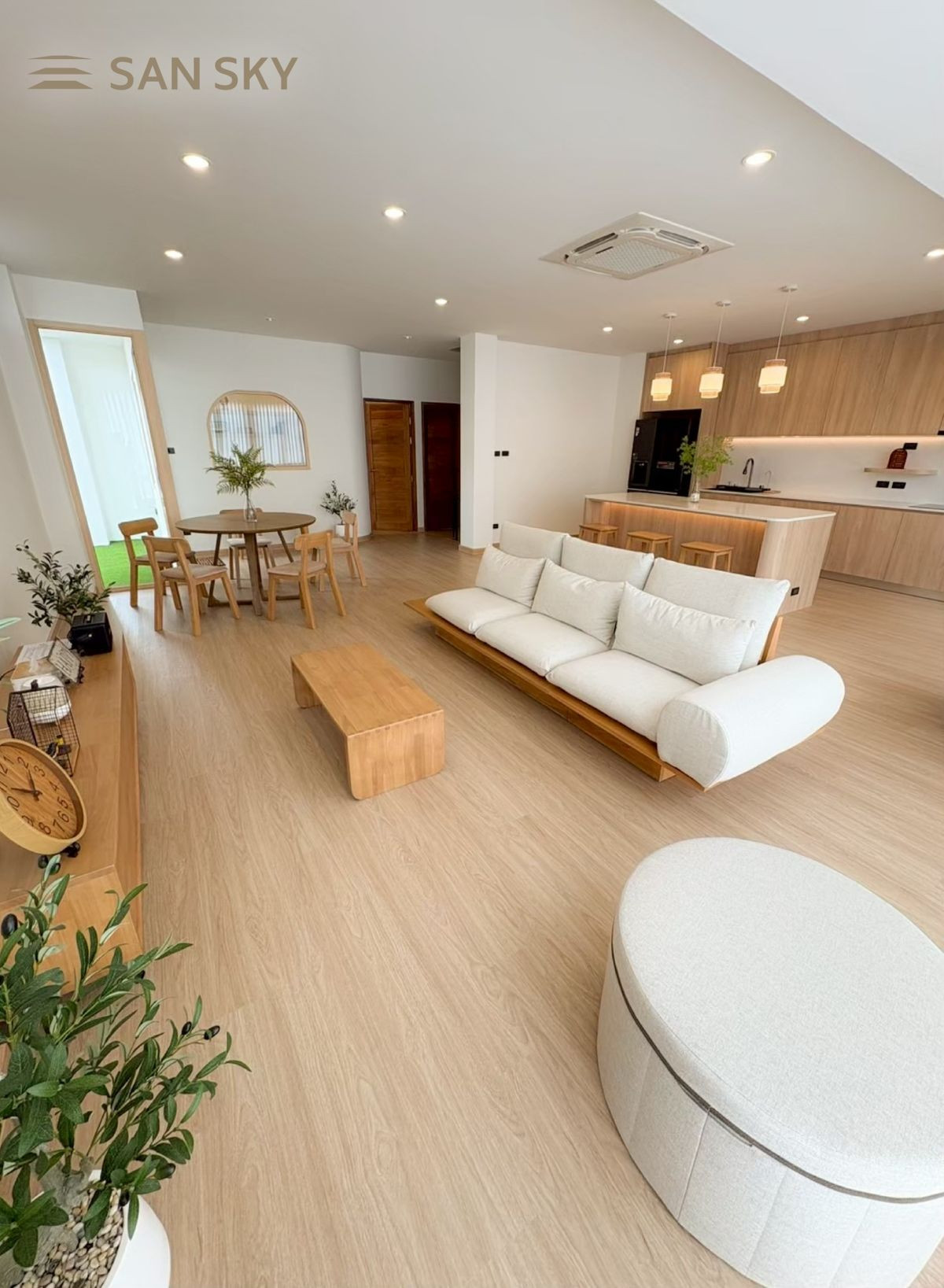 ขายทาวน์โฮมสะพานควาย จตุจักร : ขายบ้านเดี่ยวสไตล์มินิมอล ย่านประดิพัทธ์ 4ห้องนอน ขนาด 297 ตรม. พร้อมเฟอร์นิเจอร์มินิมอล ใกล้ทางด่วน, BTS อารีย์