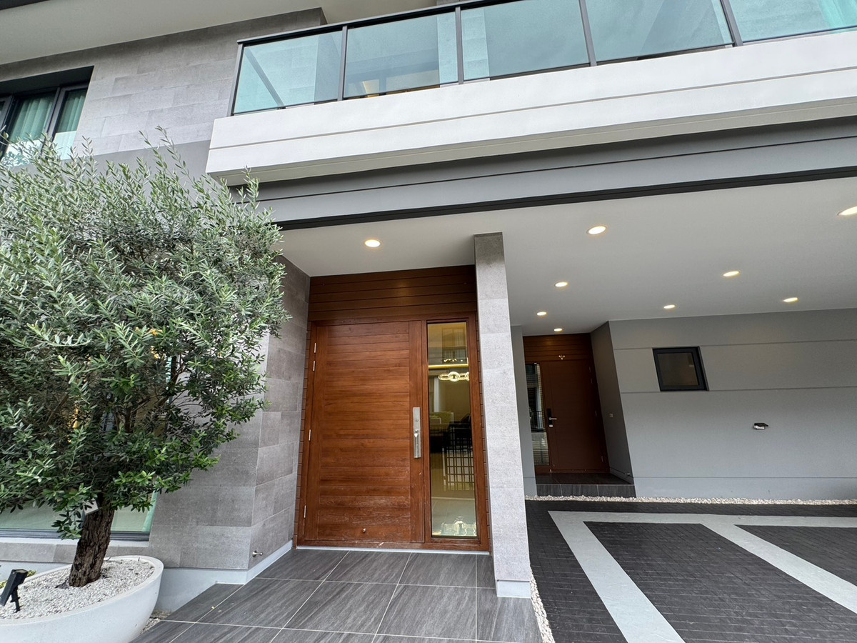 HouseBangna, Bearing, Lasalle : 🏡 Luxury Corner House at The City Bangna | 5 Bedrooms | Near Mega Bangna