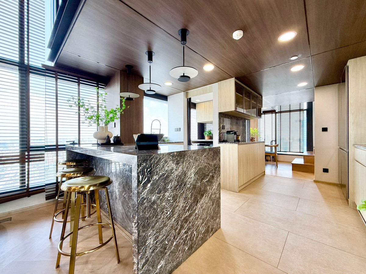 For SaleCondoRatchathewi,Phayathai : 🚀 CONNER Ratchathewi - 170 sq m. Duplex Penthouse* 3 bedrooms, 4 bathrooms, beautifully decorated 092-545-6151 (Tim)