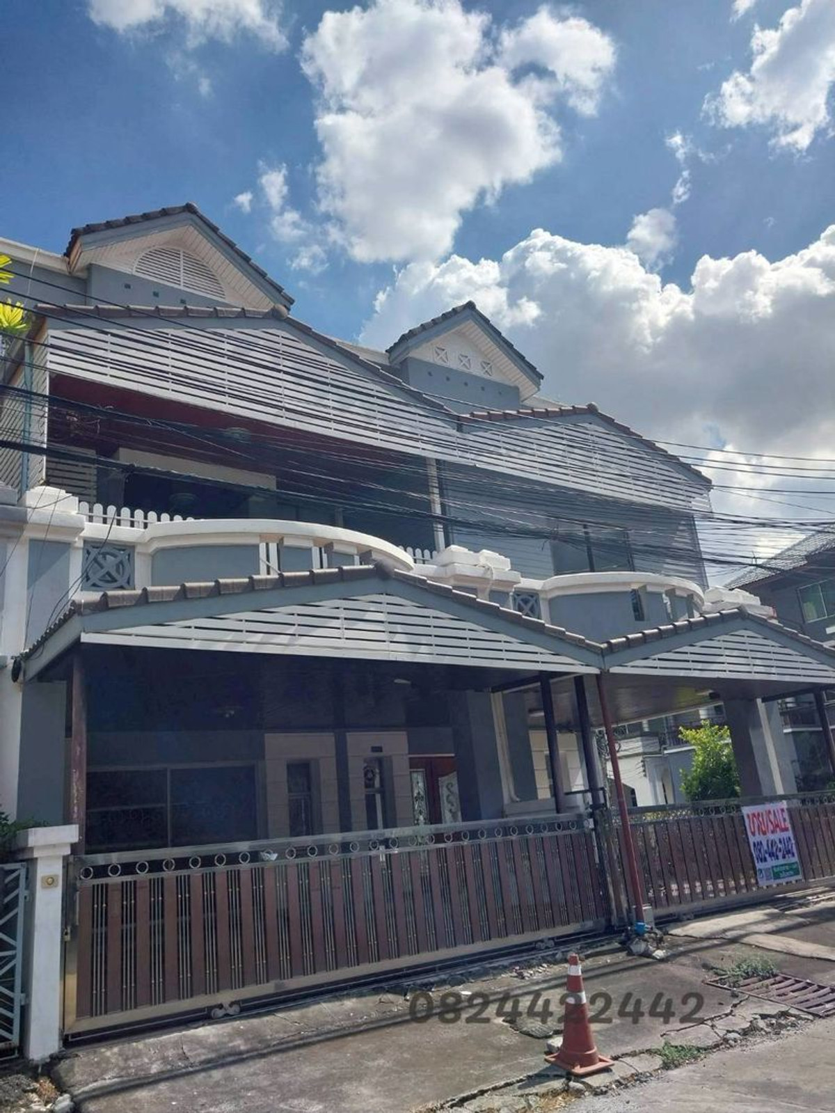 ขายโฮมออฟฟิศพัฒนาการ ศรีนครินทร์ : ลดประชดทุน!! โฮมออฟฟิศหรูหลังมุม 2 คูหา 71 ตร.ว. 864 ตร.ม. ติดถ.กรุงเทพกรีฑา ลดจาก 15.5 เหลือเพียง 8.9 ลบ.! เหมาะลงทุนรับยีลด์ 7-9%