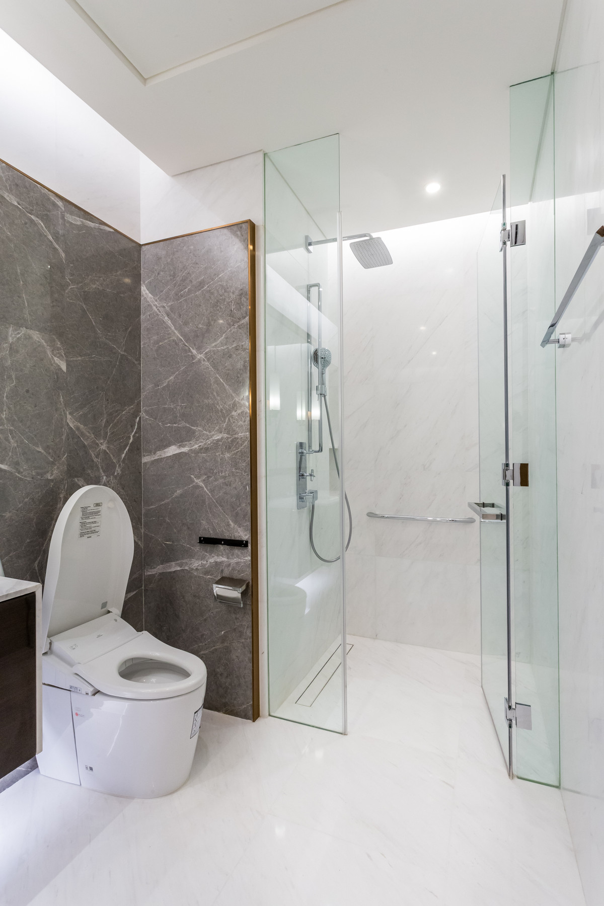 For SaleCondoWitthayu, Chidlom, Langsuan, Ploenchit : ✅ S-SHTS104 ✅ Line : @p2nproperty