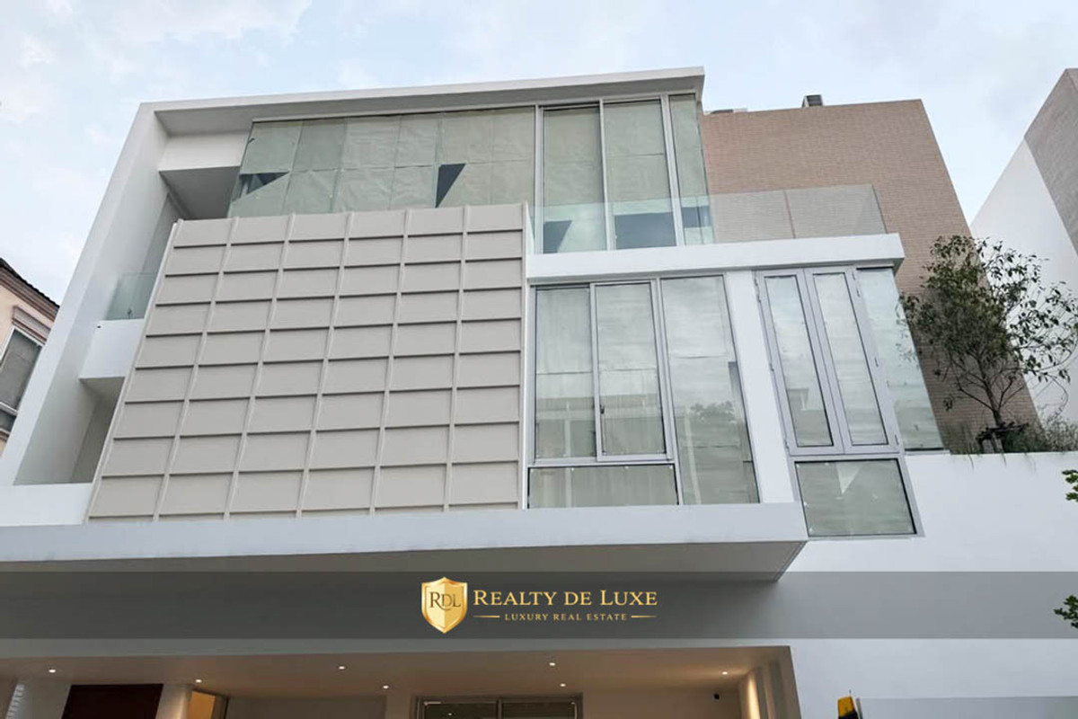 HouseRama9, Petchburi, RCA : 𝐅𝐨𝐫 𝐒𝐚𝐥𝐞 & 𝐑𝐞𝐧𝐭 𝐍𝐨𝐛𝐥𝐞 𝐓𝐞𝐫𝐫𝐚 𝐑𝐚𝐦𝐚 𝟗 - 𝐄𝐤𝐚𝐦𝐚𝐢, 𝐩𝐫𝐢𝐯𝐚𝐭𝐞 𝐞𝐥𝐞𝐯𝐚𝐭𝐨𝐫, 𝐟𝐮𝐥𝐥𝐲 𝐟𝐮𝐫𝐧𝐢𝐬𝐡𝐞𝐝, 𝐫𝐞𝐚𝐝𝐲 𝐭𝐨 𝐦𝐨𝐯𝐞 𝐢𝐧