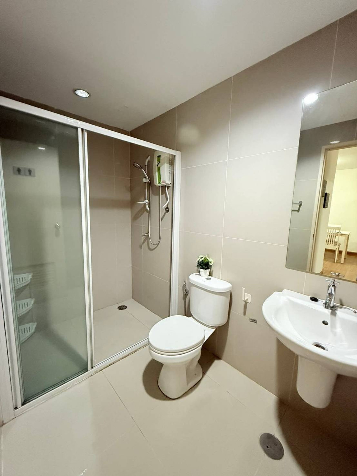 For SaleCondoOnnut, Udomsuk : Beautiful view, condo near BTS Punnawithi and Udomsuk.