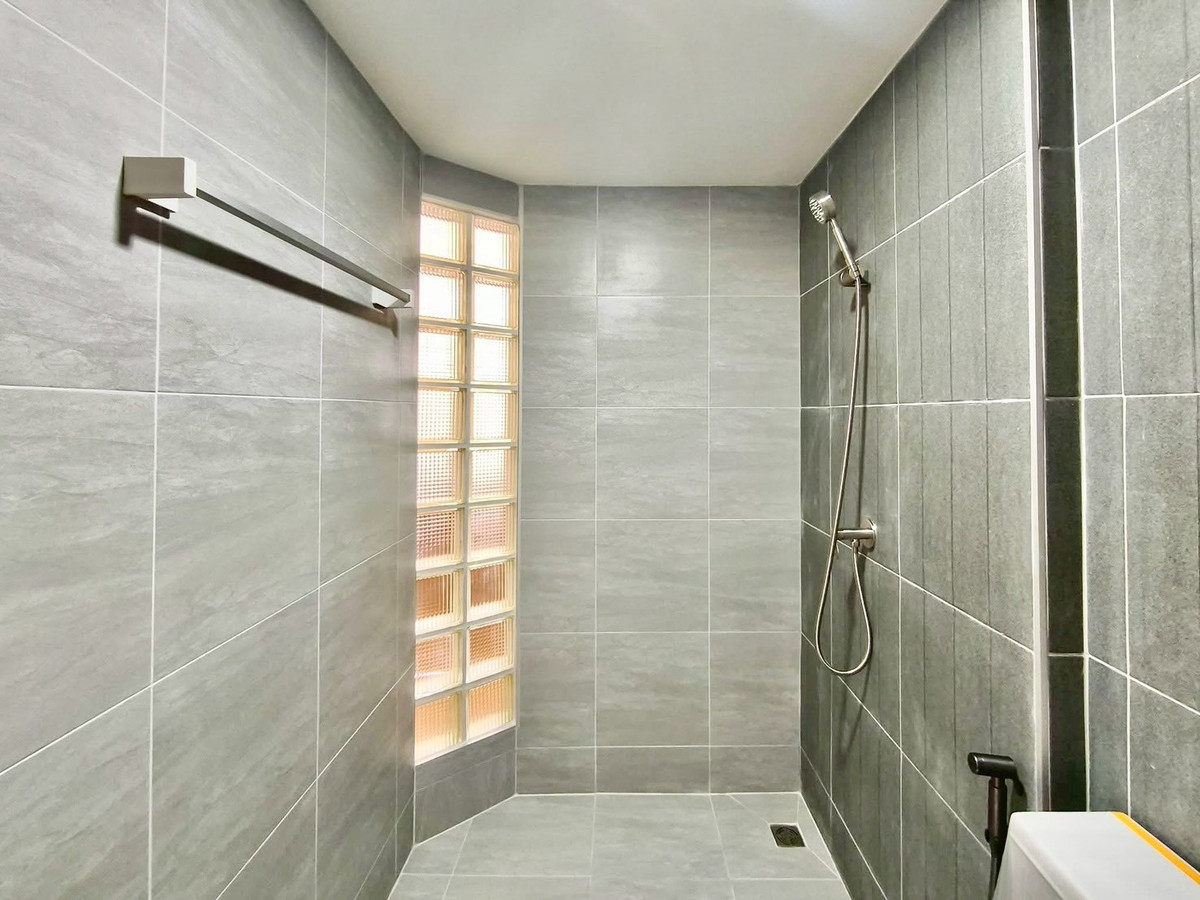 For SaleTownhomePathum Thani,Rangsit, Thammasat : Townhome for sale, 2 and a half floors, Nanthana Garden Village, Rangsit, 5 levels, area 27 square meters, 3 bedrooms, Ban Klang Subdistrict, Mueang Pathum Thani District. Pathum Thani Province