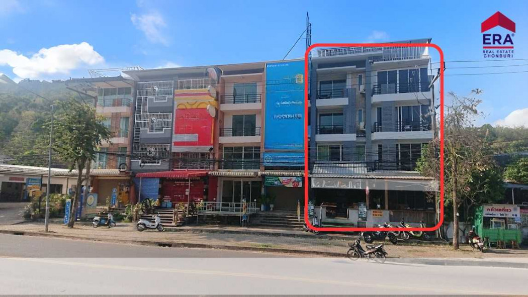 For SaleHotel&Apartment BusinessKrabi : For sale: 4-star hotel with restaurant, 760 sq m, 78 sq wa, in the heart of Ao Nang, Krabi.