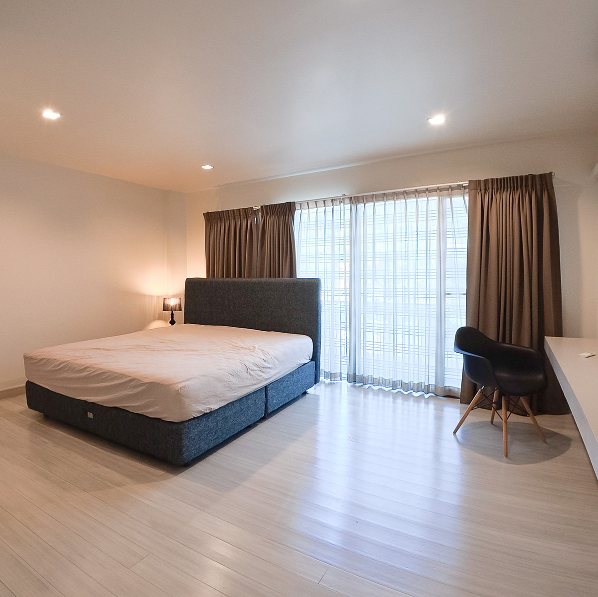 For RentTownhomeSamut Prakan,Samrong : For rent, 3-story townhome, Liabwongwaen Road, Bangna-On Nut, eco space project, near Mega Bangna, Ramkhamhaeng University 2.