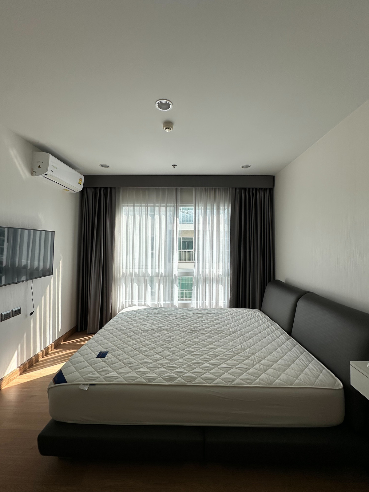 คอนโดพระราม 9 เพชรบุรีตัดใหม่ RCA :  📍 Supalai Wellington 2 ห้องสวย มีหลายห้อง ทำเลดี ชั้นสูง วิวสวย เฟอร์นิเจอร์ครบ เครื่องใช้ไฟฟ้าครบ (ราคาพิเศษ)