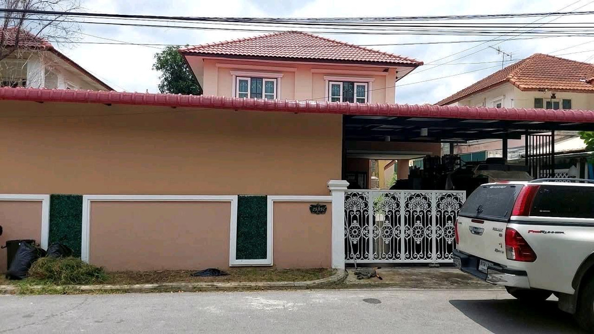 For RentHouseNawamin, Ramindra : ✨ New house, beautiful, good value, hard to find in this area, comfortable, airy, private, pets allowed. Suitable for families looking for a quality home.