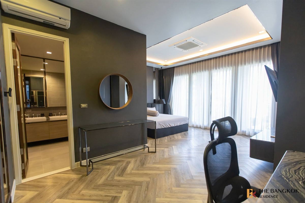 For RentHouseKaset Nawamin,Ladplakao :  Artale Ekkamai–Ramintra 🏡 Premium Luxury Home, Fully Furnished & Ready to Move In 💎 