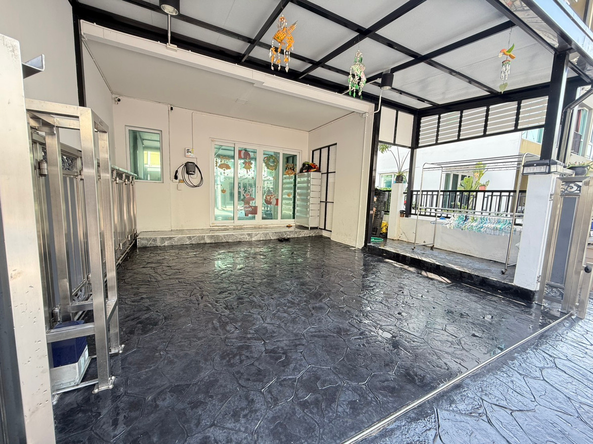 For RentTownhomeSamut Prakan,Samrong : Townhome for rent at Bless Town Srinakarin-Nandaeng