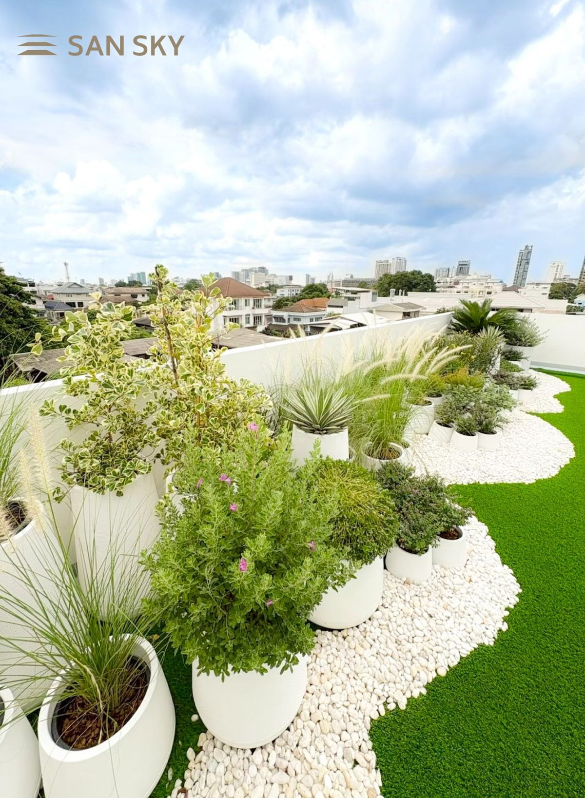 For SaleTownhomeSapankwai,Jatujak : Single house for sale in minimalist style Pradipat area, 4 bedrooms, size 297 sq m., with minimalist furniture, near the expressway, BTS Ari.