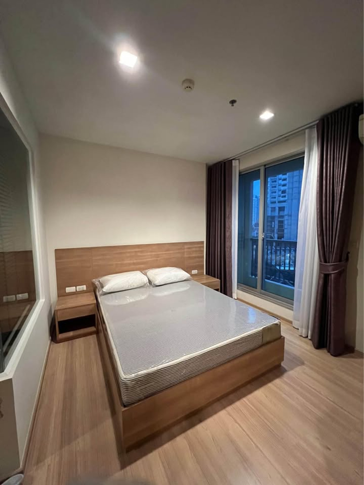 ขายคอนโดสาทร นราธิวาส : Rhythm Sathorn / 1 Bedrooms (FOR SALE), ริทึ่ม สาทร / 1 ห้องนอน (ขาย) PT011