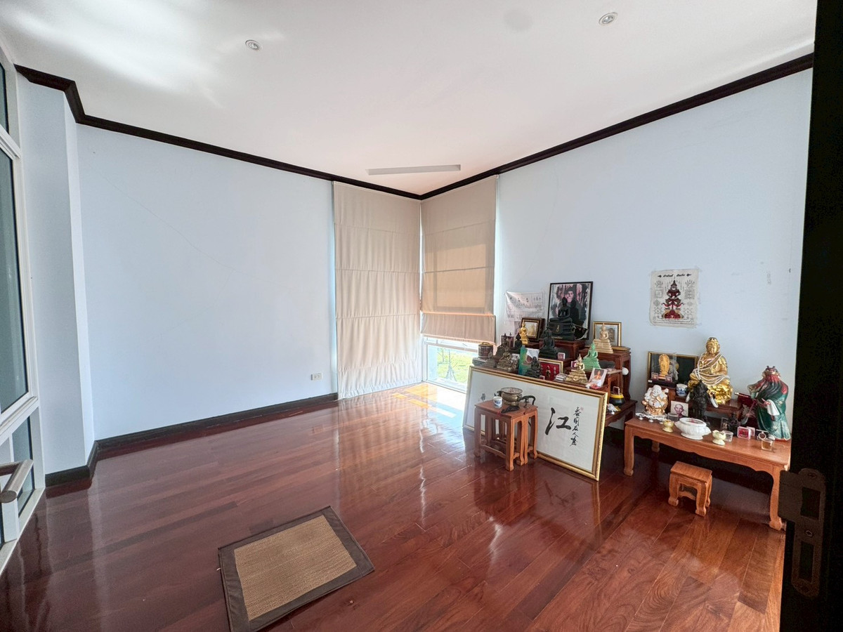 ขายบ้านสมุทรปราการ สำโรง : ขายบ้านเดี่ยว กรีนวัลเล่ย์ 7 บางนา-ตราด **วิวเลคหลังบ้าน** (N.1977)