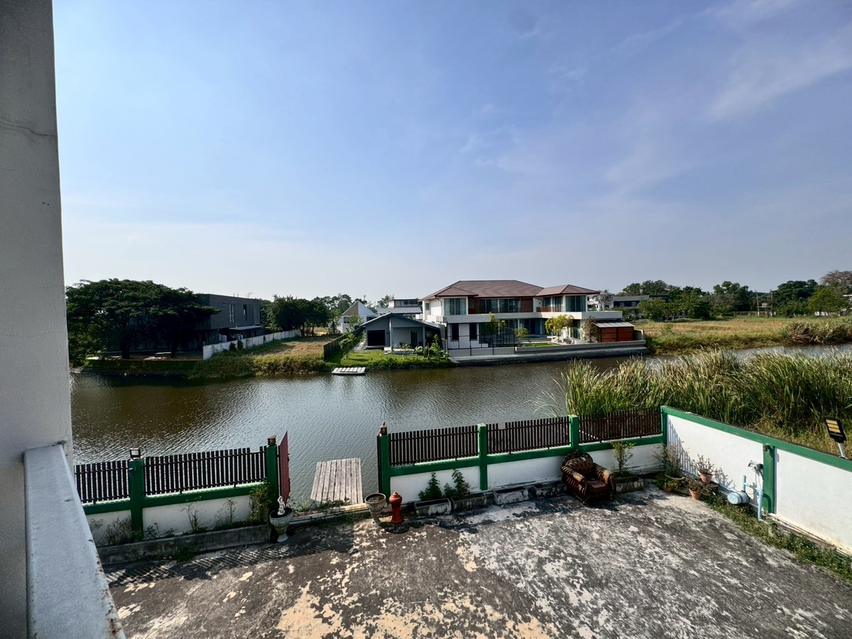 ขายบ้านสมุทรปราการ สำโรง : ขายบ้านเดี่ยว กรีนวัลเล่ย์ 7 บางนา-ตราด **วิวเลคหลังบ้าน** (N.1977)