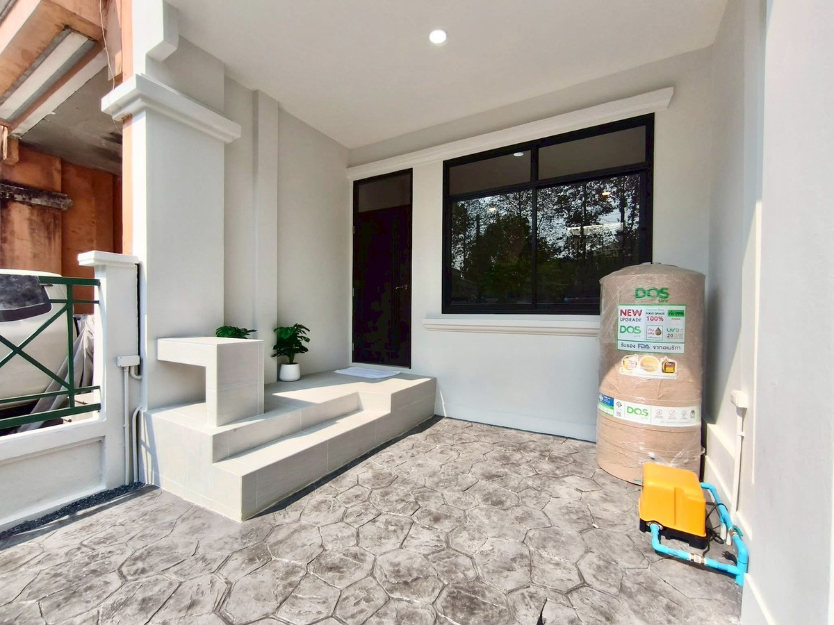 For SaleTownhomePathum Thani,Rangsit, Thammasat : Townhome for sale, 2 and a half floors, Nanthana Garden Village, Rangsit, 5 levels, area 27 square meters, 3 bedrooms, Ban Klang Subdistrict, Mueang Pathum Thani District. Pathum Thani Province