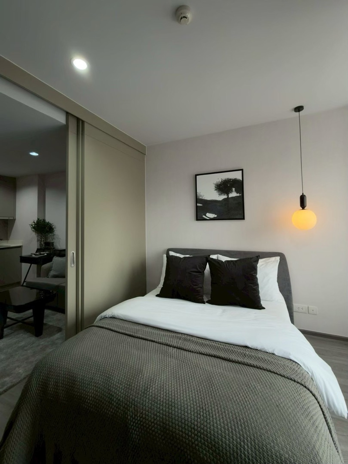 ให้เช่าคอนโดราชเทวี พญาไท : 🏙 IDEO Mobi RangnamLuxury Condo for Rent | Ready to Move In1 Bed 1 Bath 36 sq.m. 27k/m📞Phat: 064-642-8664📞Nui: 094-624-2014