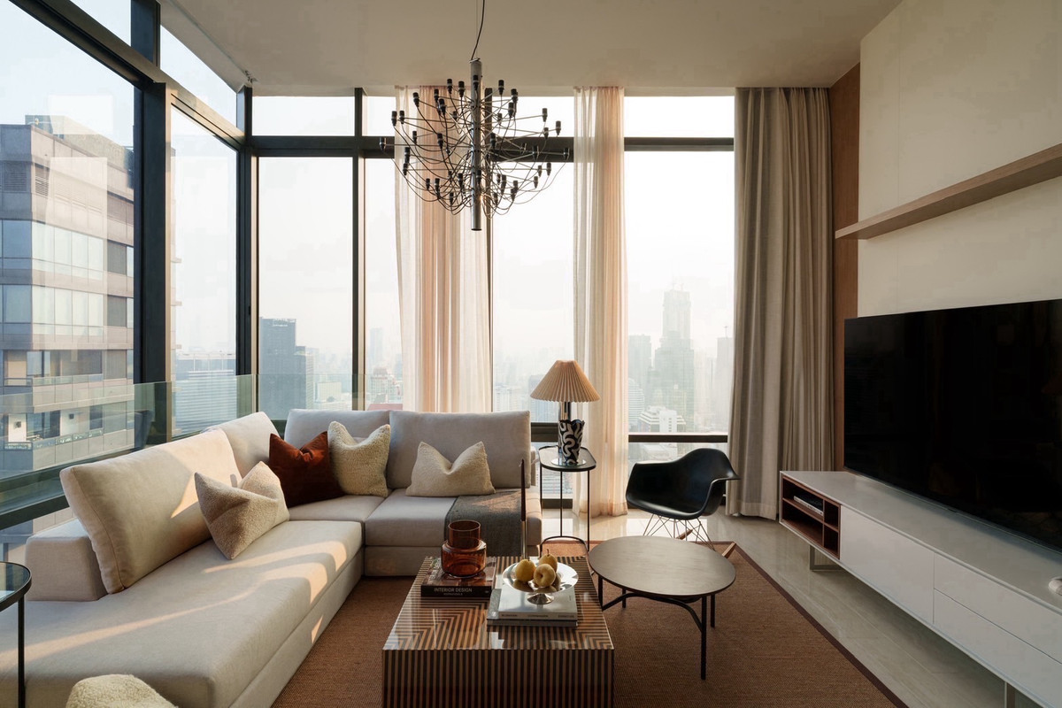 For RentCondoSilom, Saladaeng, Bangrak : 📍 Ashton Silom 2 Bed | 2 Bath Size: 75.96 sq.m. 88k/m📞Phat: 064-642-8664📞Nui: 094-624-2014