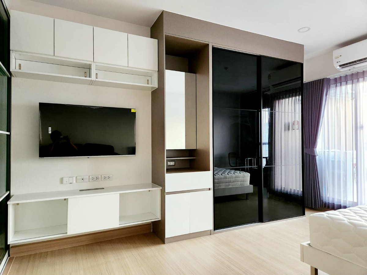 For RentCondoRamkhamhaeng, Hua Mak : For rent, Supalai Veranda Ramkhamhaeng, room size 30 sq m, Building C, 12th floor, stadium view, complete with furniture and electrical appliances, ready to move in.