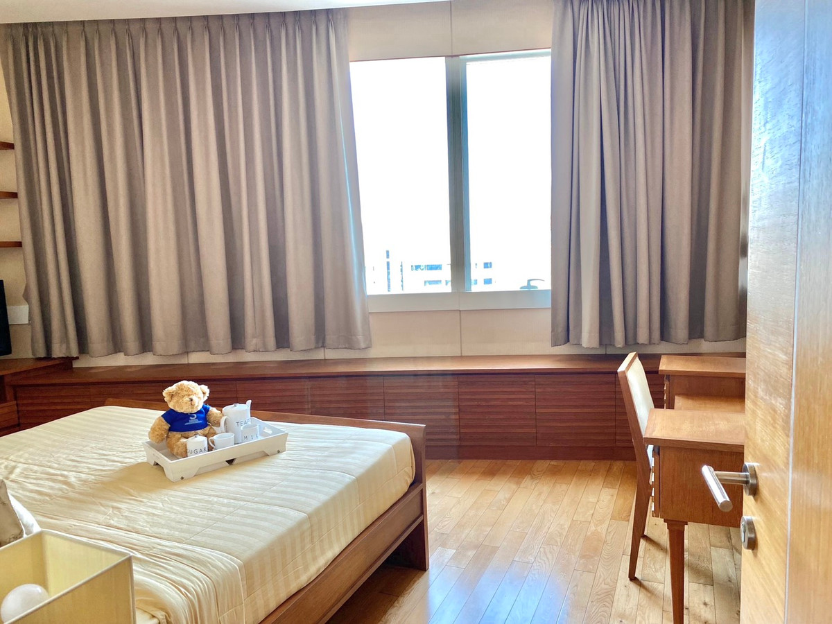 For RentCondoSukhumvit, Asoke, Thonglor : 🏢Condo for rent with Benjakiti Park view at Millennium Residence, 2 bedrooms, 1 office room, fully furnished, balcony, very beautiful view, near Benjakiti Park, BTS Asoke.