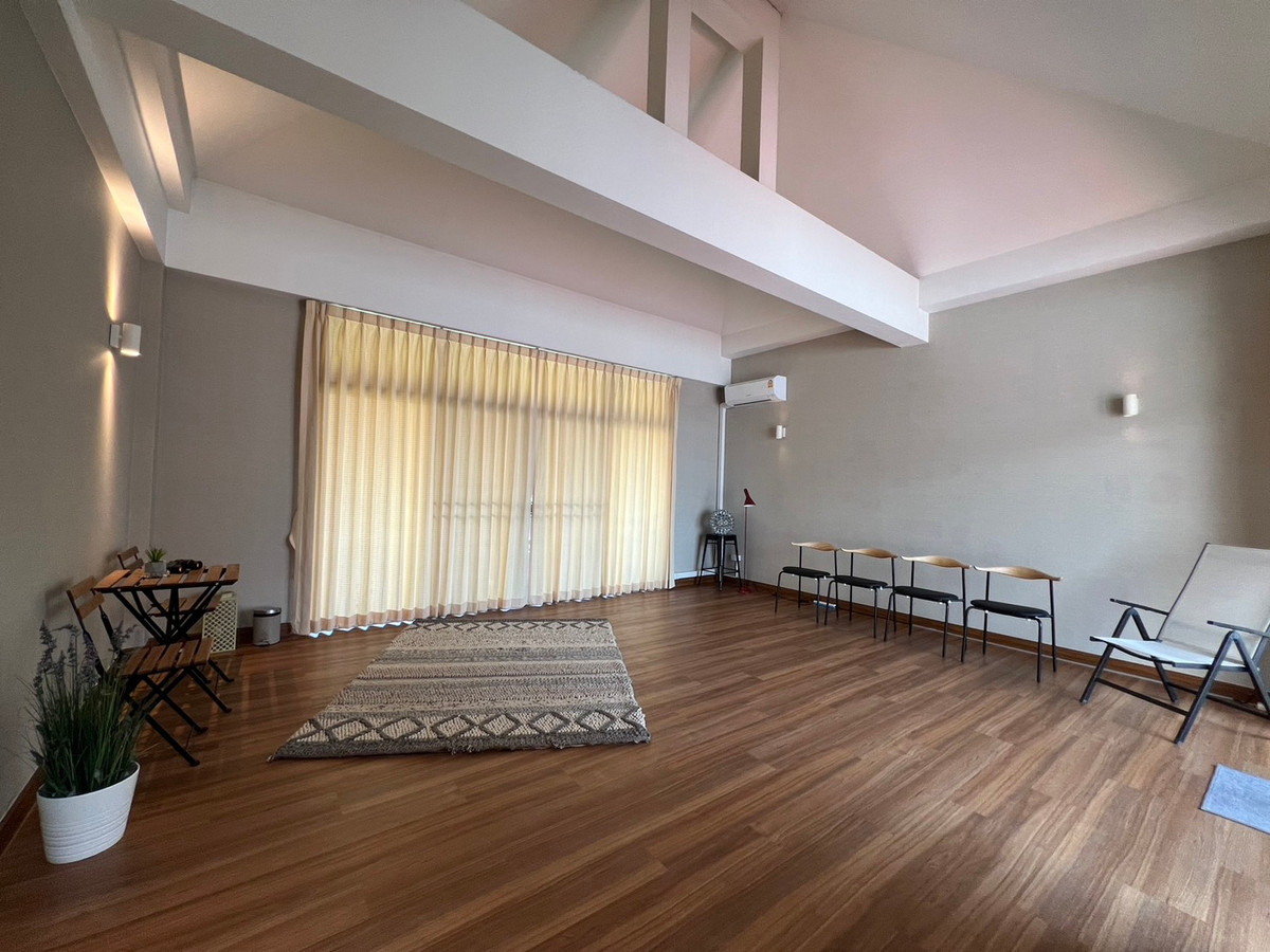 For RentTownhomePattanakan, Srinakarin : for rent Beautiful town house at pattanakarn soi 52 (S03-1819) 