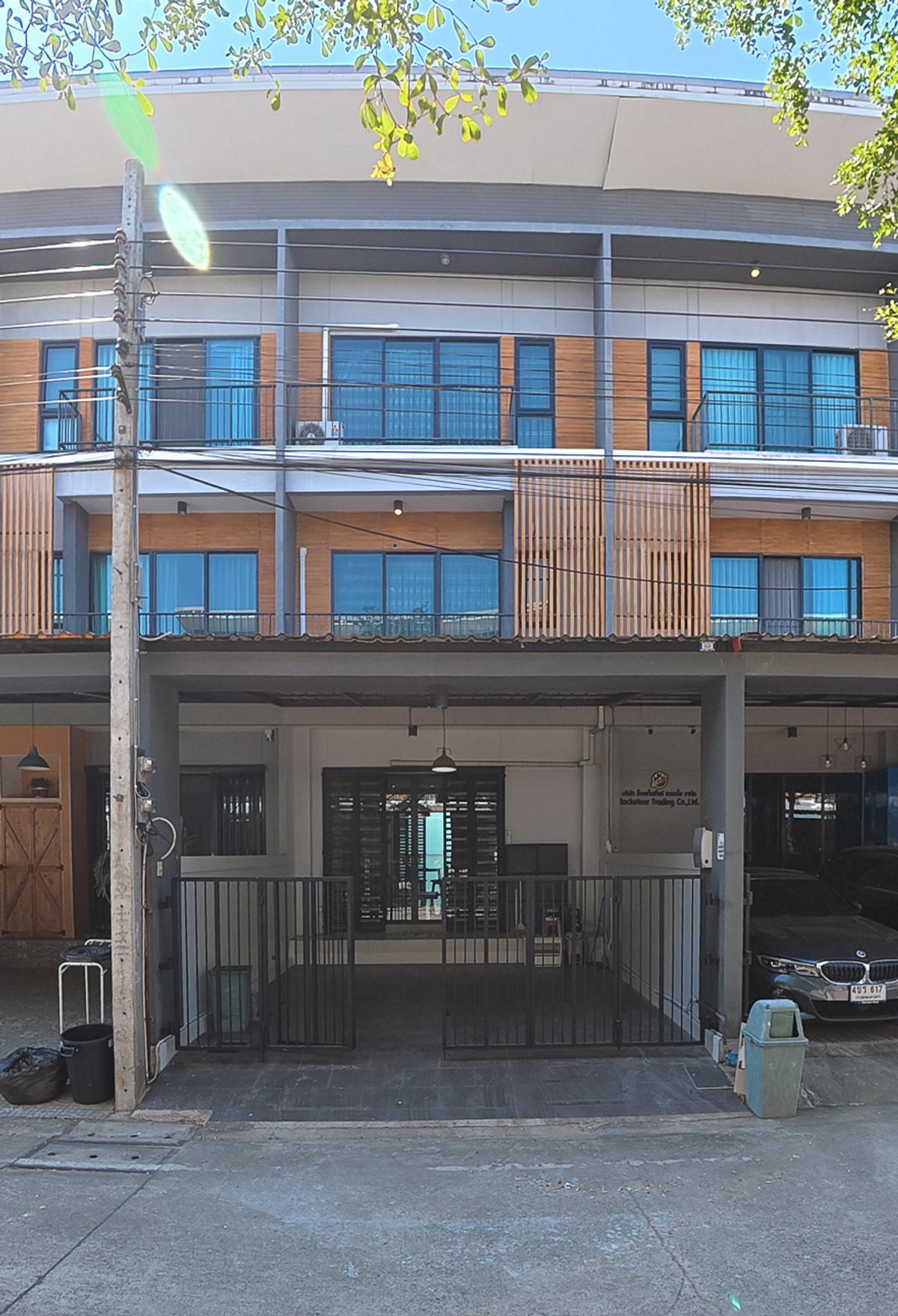 For RentTownhomeSamut Prakan,Samrong : For rent, 3-story townhome, Liabwongwaen Road, Bangna-On Nut, eco space project, near Mega Bangna, Ramkhamhaeng University 2.