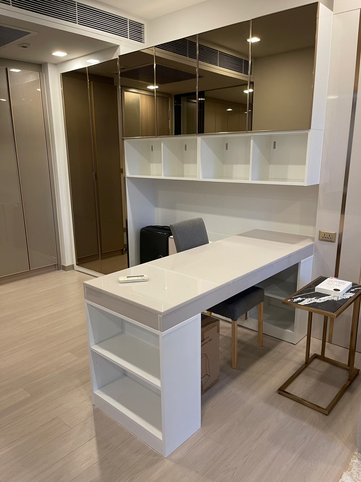 For SaleCondoRama9, Petchburi, RCA : Urgent Sale 📍One9Five Asoke - Rama 9📍 Beautiful room, pool view, unblocked view, bright and airy, includes built-in furniture and complete electrical appliances.