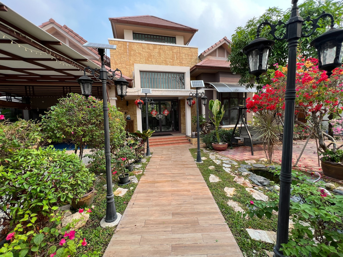 ให้เช่าพัทยา บางแสน ชลบุรี สัตหีบ : For Rent | Sirisa 16 Pool Villa