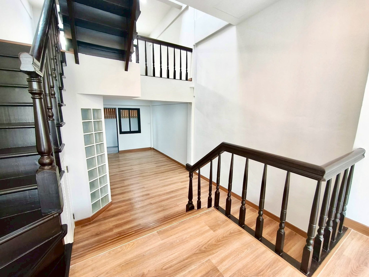 For SaleTownhomePathum Thani,Rangsit, Thammasat : Townhome for sale, 2 and a half floors, Nanthana Garden Village, Rangsit, 5 levels, area 27 square meters, 3 bedrooms, Ban Klang Subdistrict, Mueang Pathum Thani District. Pathum Thani Province