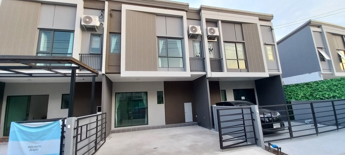For RentTownhomePathum Thani,Rangsit, Thammasat : Townhouse for rent 🔥 Grande Pleno Phahol-Vibhavadi 🔥 3 bedrooms, 2 bathrooms, fully furnished and equipped with appliances. Close to Bangkok University.