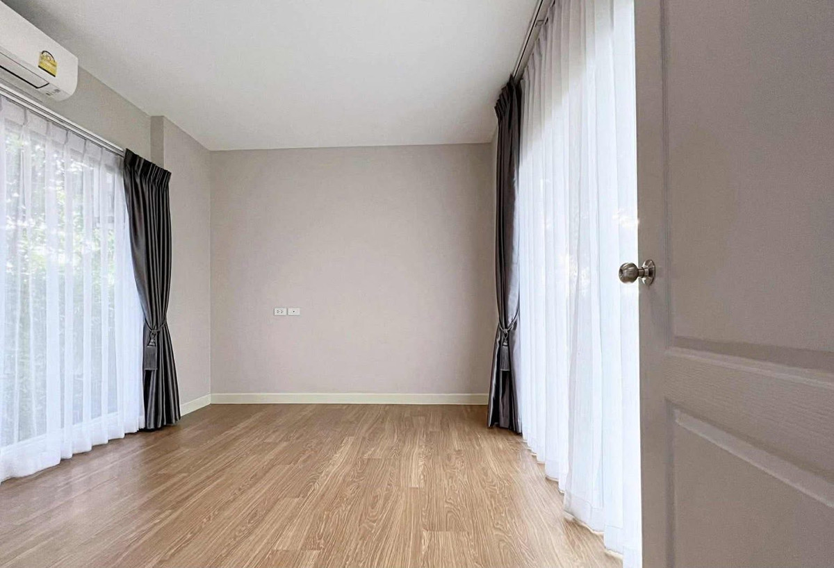 For RentHousePathum Thani,Rangsit, Thammasat : Detached house for rent ✨ Life Bangkok Boulevard Rangsit ✨ 5 bedrooms, 3 bathrooms, fully furnished and equipped with appliances.