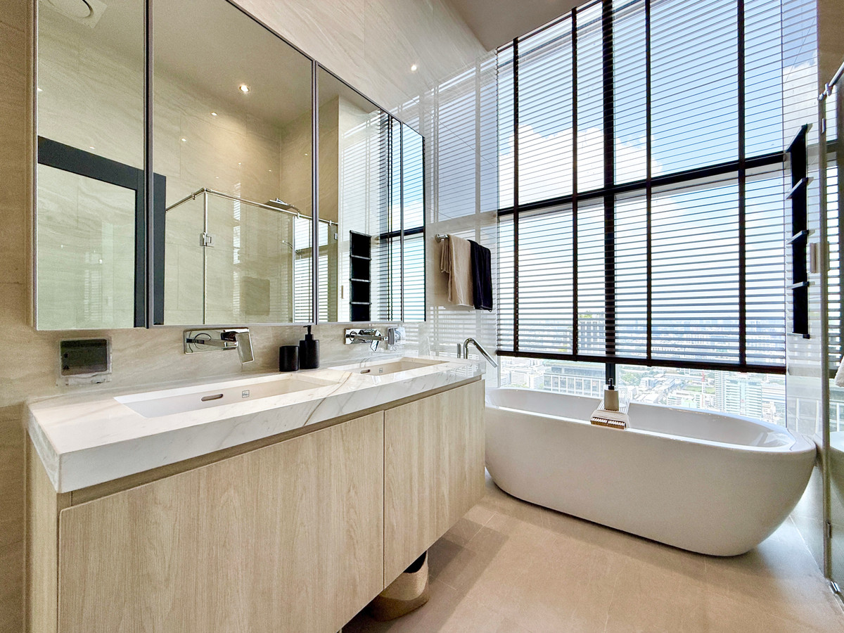 For SaleCondoRatchathewi,Phayathai : 🚀 CONNER Ratchathewi - 170 sq m. Duplex Penthouse* 3 bedrooms, 4 bathrooms, beautifully decorated 092-545-6151 (Tim)