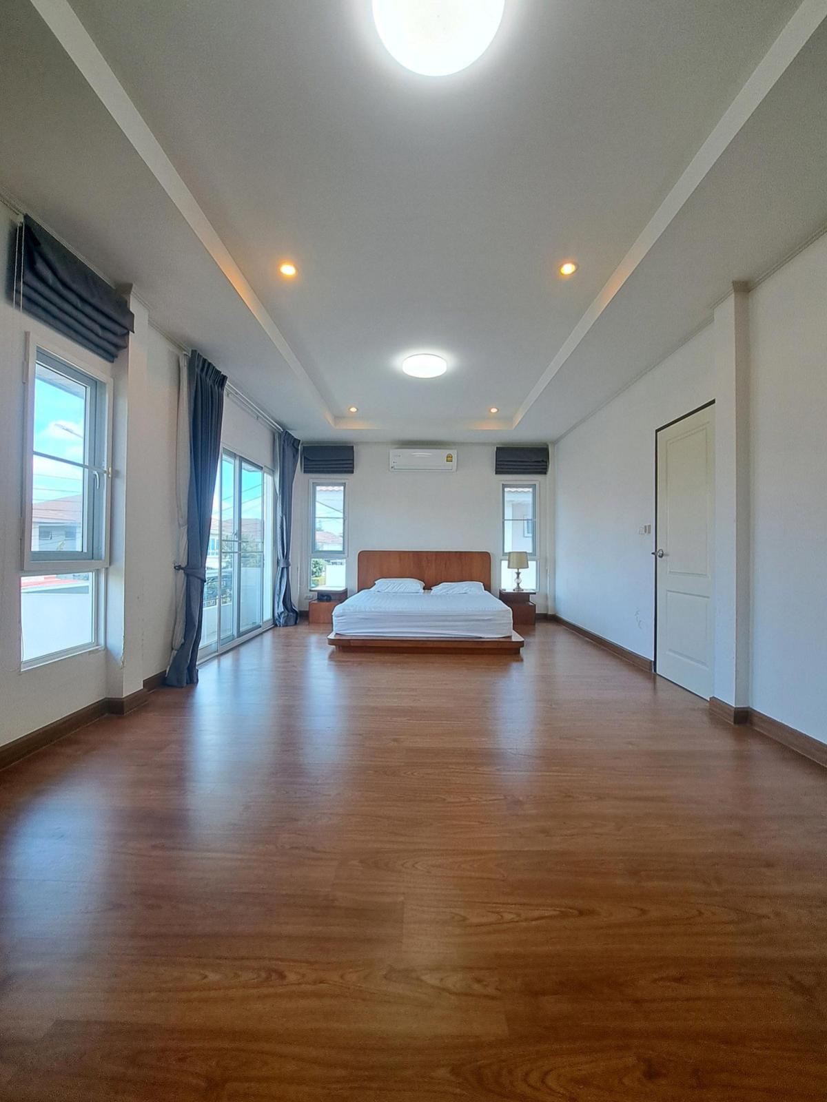For SaleHouseLadkrabang, Suwannaphum Airport : For Sale House , Supalai Garden Ville, New Krungthep Kreetha Road - Motorway , newly renovated , Khlong Song Ton Noon , Lat Krabang , Bangkok , CX-143438