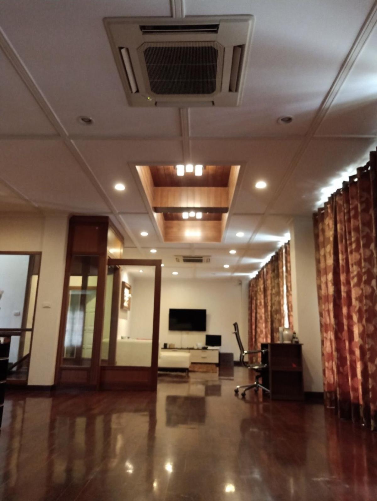 For SaleTownhomePattanakan, Srinakarin : For Sale Townhouse/Townhome  , Baan Klang Muang The Royal Monaco Srinakarin-Pattanakarn , corner unit , wide frontage , newly renovated , Suan Luang , Suan Luang , Bangkok , CX-143348