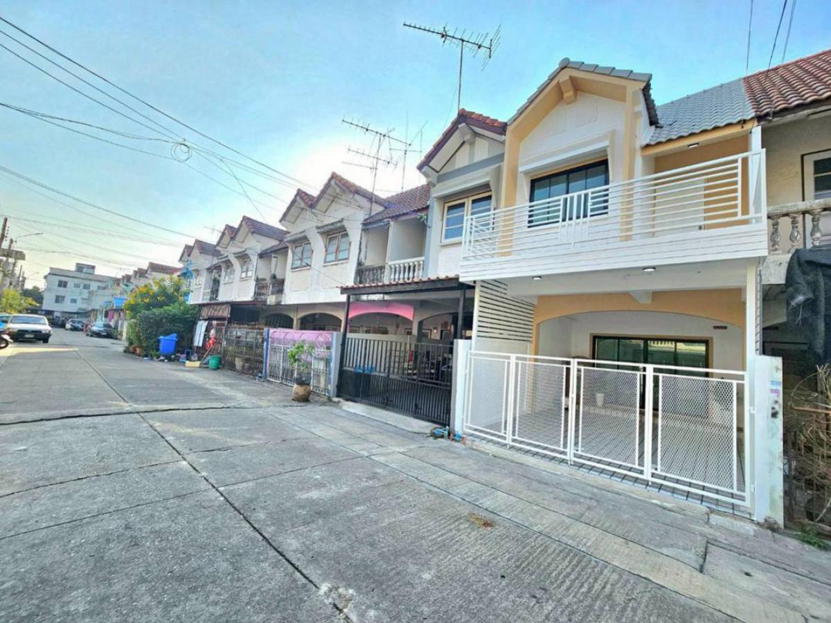 ขายทาวน์โฮมนนทบุรี บางใหญ่ บางบัวทอง : ขายทาวน์เฮ้าส์/ทาวน์โฮม  บัวทองธานี รีโนเวทใหม่ บางบัวทอง บางบัวทอง นนทบุรี CX-143318 (S)