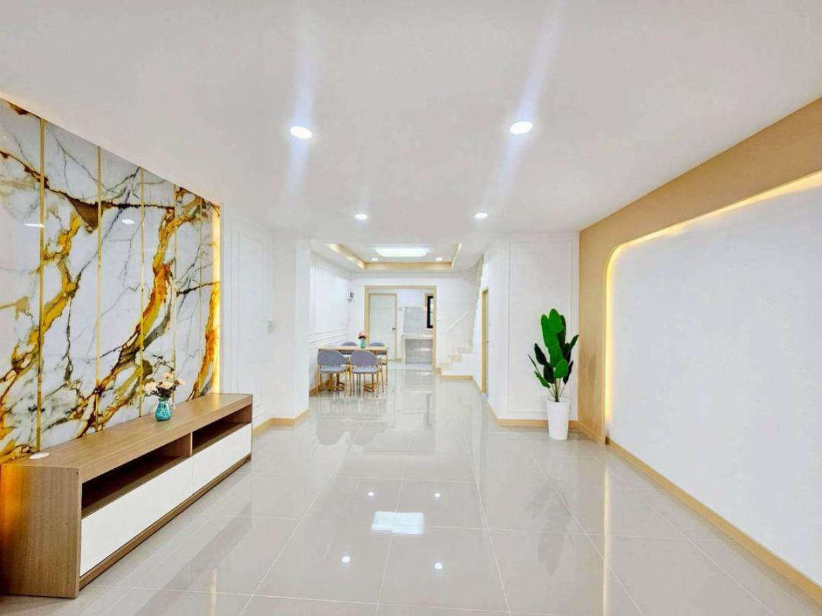 ขายทาวน์โฮมนนทบุรี บางใหญ่ บางบัวทอง : ขายทาวน์เฮ้าส์/ทาวน์โฮม  บัวทองธานี รีโนเวทใหม่ บางบัวทอง บางบัวทอง นนทบุรี CX-143318 (S)