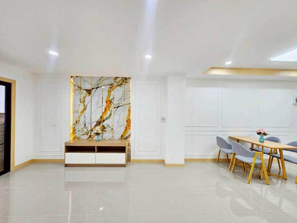 ขายทาวน์โฮมนนทบุรี บางใหญ่ บางบัวทอง : ขายทาวน์เฮ้าส์/ทาวน์โฮม  บัวทองธานี รีโนเวทใหม่ บางบัวทอง บางบัวทอง นนทบุรี CX-143318 (S)